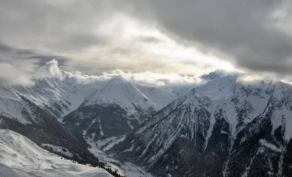Skizentrum Racines-Jaufen, Trentino, Italien, Winter-Dolomiten — Stockfoto
