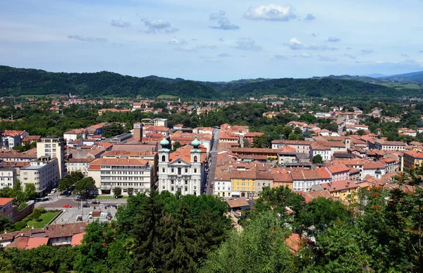 从戈里齐亚城堡看到的 Gorizia, Friuli Naquia Giulia -意大利 — 图库照片