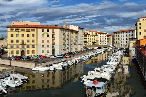 Cidade de Livorno em setembro. Toscana, Itália — Fotografia de Stock