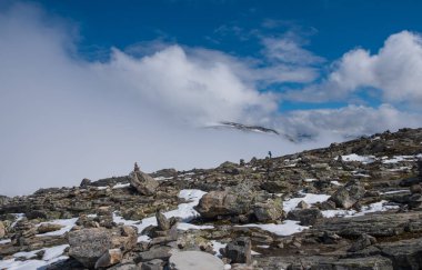 Turizm tatil ve seyahat. Dalsnibba dağın ve Djupvatnet Gölü Stranda daha og Romsdal, Norveç İskandinavya.