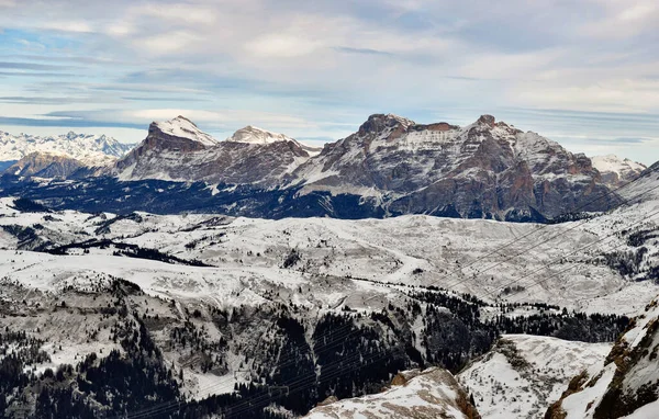 Esquí en Sella Ronda. Vista panorámica. Invierno Dolomiten Alpes, Italia . — Foto de Stock