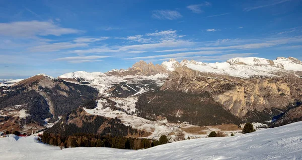 Passo Sella Peak on the Ski Resort of Canazei, Dolomites Alps, Itália — Fotografia de Stock