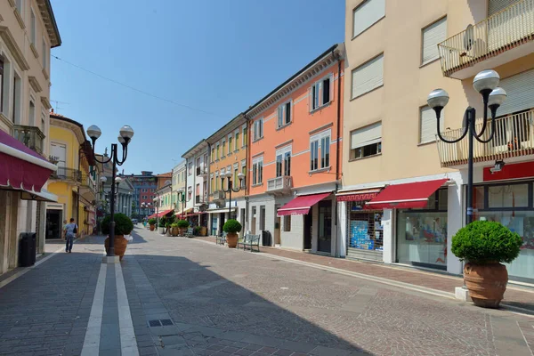 Rue San Dona di Piave près de Venise en Italie — Photo