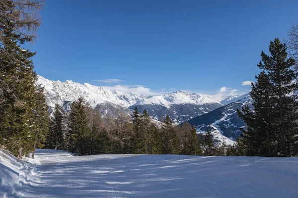 Valdidentro Valtellina Itália Inverno. Estância de esqui Cima Piazzi San Colombano, Alpes, pista de esqui . — Fotografia de Stock
