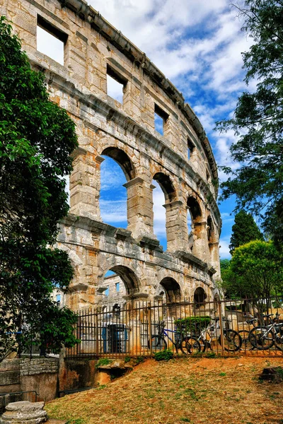 Un frammento murale dell'antico anfiteatro romano Arena di Pola, Croazia — Foto Stock