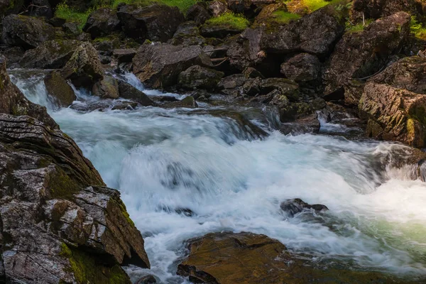 Cachoeira Stalheimsfossen perto de Stalheim, Noruega. Julho de 2019 — Fotografia de Stock