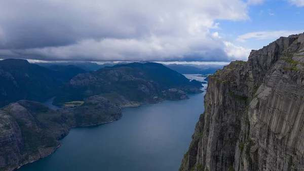 Vista de preikestulen pulpit rock, Noruega — Fotografia de Stock