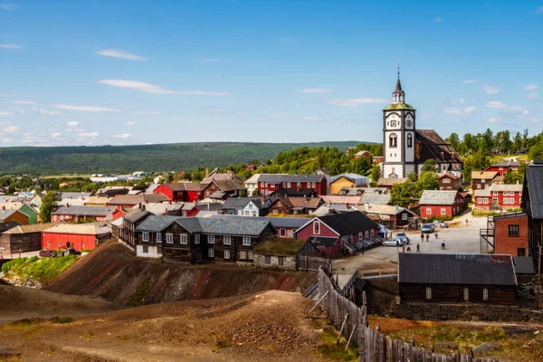 Roros矿镇有时被称为Bergstaden，这意味着山镇，因为它以开采铜矿而闻名于世。 它是挪威历史上被命名的两个城镇之一 — 图库照片