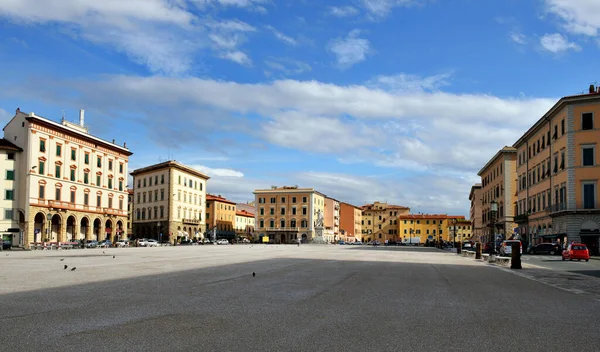 Livorno, Olaszország, Piazza della Repubblica Köztársaság tér . — Stock Fotó