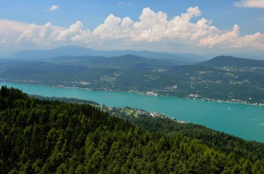 Pyramidenkogel, göl Worthersee, Carinthia, Avusturya görünümünü