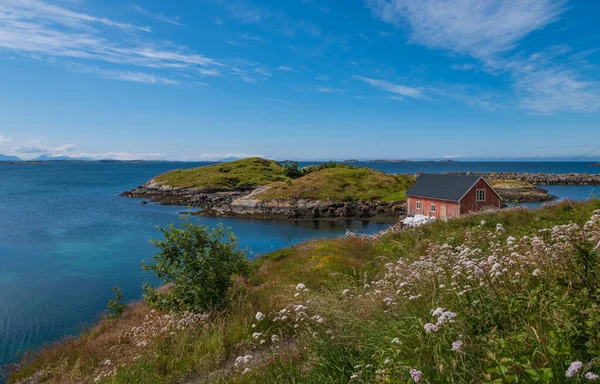 Риболовецьке село і гавань Бад, недалеко від міста Молде, Норвегія. Липень 2019 — стокове фото
