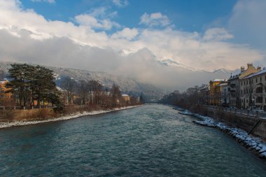 Innsbruck, River Inn 'de kışın.