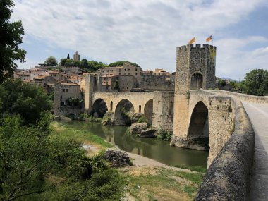 BESALU İspanya Girona ili Ortaçağ bir köydür