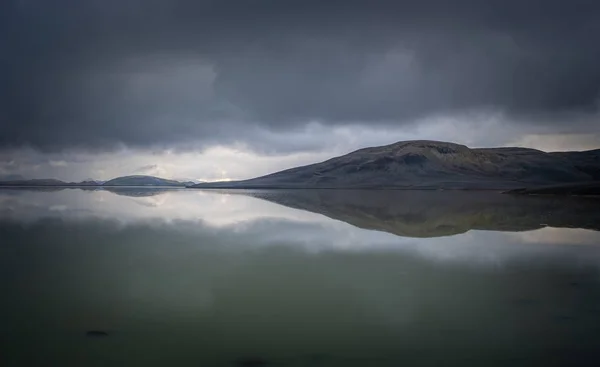 Panorama paysager de la rivière Thjorsa et du lac Sultartangalon en Islande, en Europe. septembre 2019 — Photo