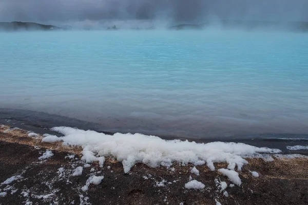 Blue Lake. Regione geotermica di Hverir in Islanda vicino al lago Myvatn, Islanda, Europa. settembre 2019 — Foto Stock