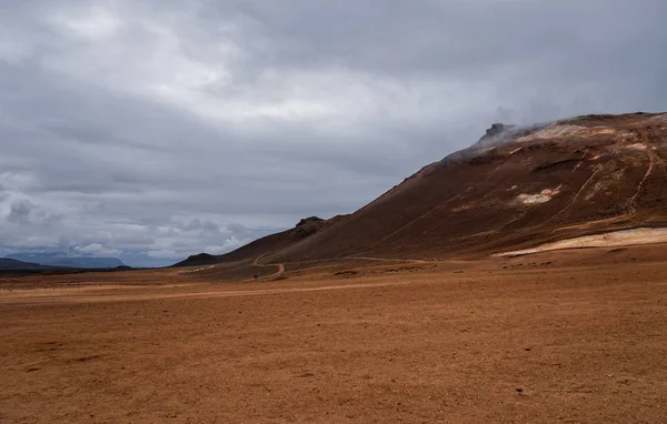 冰岛北部的Hverir地热区。 大间歇泉和硫磺场 奥兰治山脉. — 图库照片