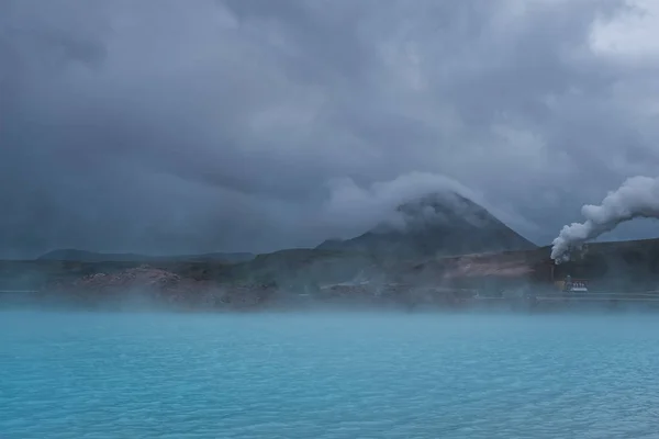 Blue Lake. Regione geotermica di Hverir in Islanda vicino al lago Myvatn, Islanda, Europa. settembre 2019 — Foto Stock