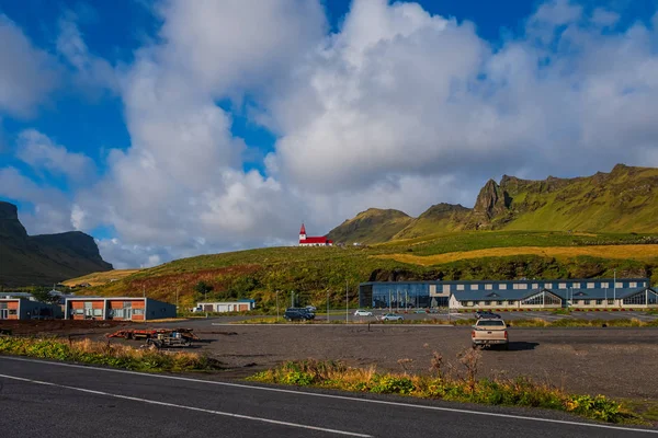 Kostel ve Viku, Malé město na jižním Islandu. Září 2019 — Stock fotografie