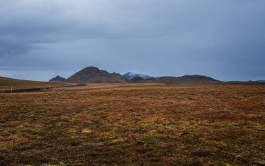 Krafla volkanı yakınlarındaki Leirhnjukur jeotermal vadisindeki donmuş lavlar. Yeri: Leirhnjukur Vadisi, Myvatn Bölgesi, İzlanda 'nın kuzeyi, Avrupa. Eylül 2019