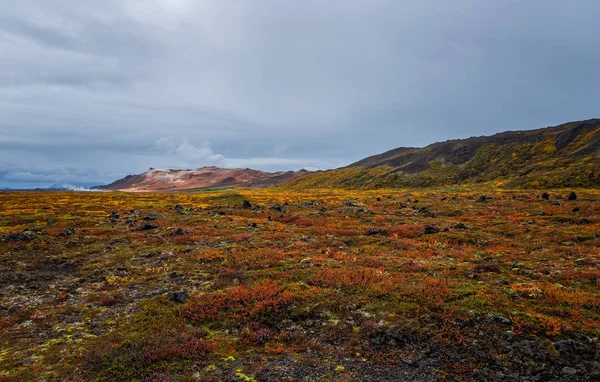 Zona volcánica de Islandia. Ubicación: área geotérmica Hverir, región de Myvatn, parte norte de Islandia, Europa. Septiembre 2019 —  Fotos de Stock