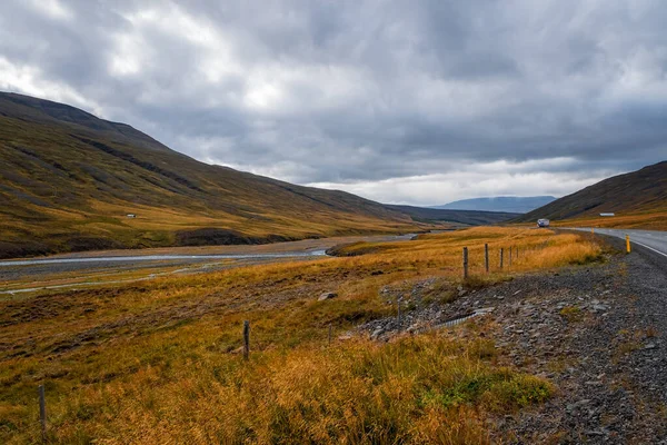 Vacker utsikt över Hvannadalshnukur berg och Skaftafellsjokull glaciär i Skaftafell nationalpark från Hringvegur Road - Ring Road Is1 - Island — Stockfoto