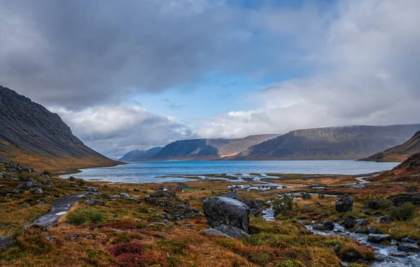Isafjordur - fjord Izlandtól nyugatra. 2019. szeptember — Stock Fotó