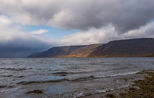 Isafjordur - fjord na západě Islandu. Září 2019 — Stock fotografie