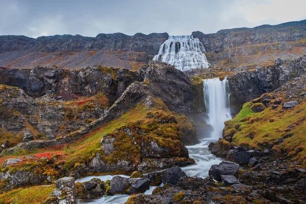 Vodopád Dynjandi, Westfjordy, Island. Dlouhá fotka. Září 2019 — Stock fotografie