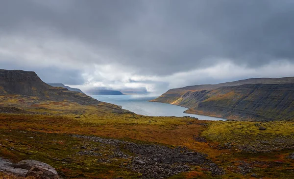 Isafjordur, İzlanda 'nın batısında fiyort. Eylül 2019