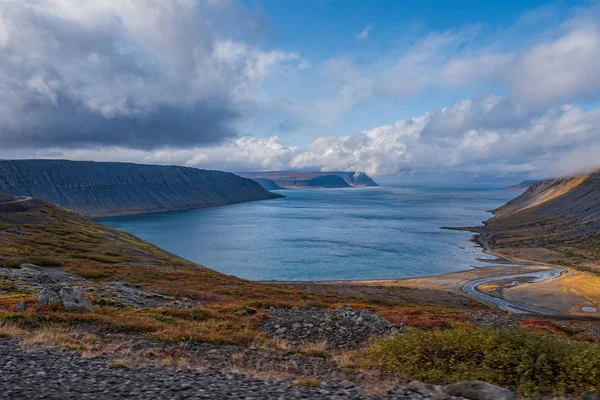 Isafjordur - fiorde no oeste da Islândia. Setembro 2019 — Fotografia de Stock