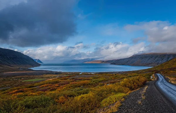 Isafjordur - fjord Izlandtól nyugatra. 2019. szeptember — Stock Fotó