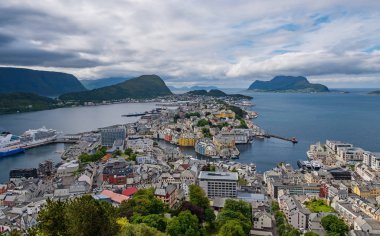 Alesund, Norveç 'te panoramik manzara. Temmuz 2019
