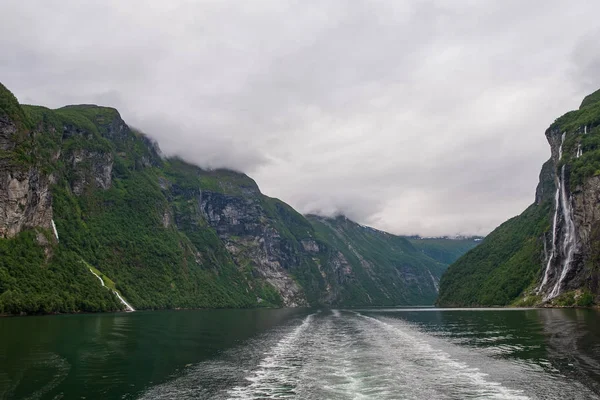 La cascata delle Sette Sorelle a Geiranger, Norvegia. luglio 2019 — Foto Stock