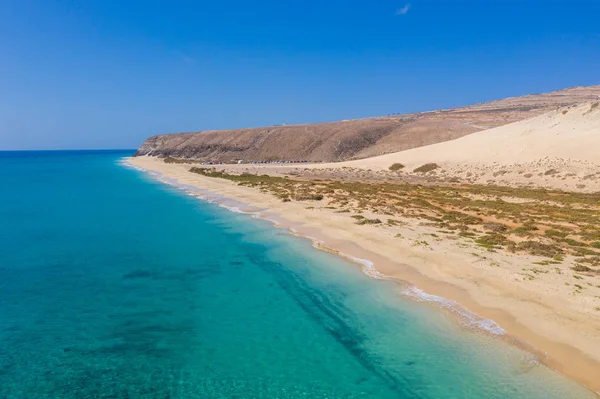 Dit is een drone vanuit de lucht vanaf Canarische eilanden. Sotavento strand ligt aan de kust van Fuerteventura eiland. oktober 2019 — Stockfoto