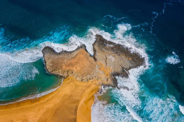 Veduta aerea Panorama di El Islote de las Siete Viudas sulla Cofete Beach Valley nell'isola di Fuerteventura, Spagna. ottobre 2019 — Foto Stock