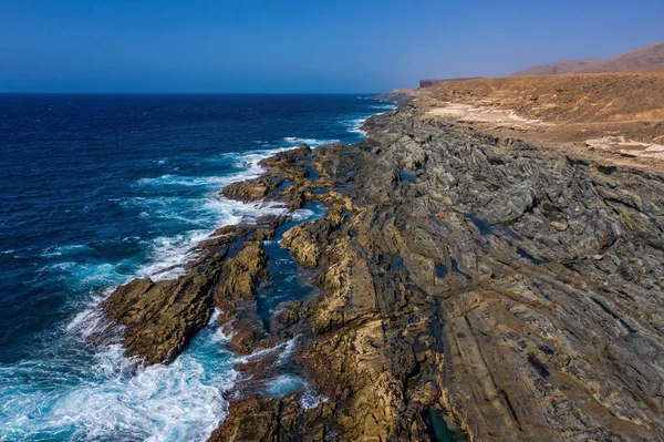 Vanuit de lucht uitzicht op het strand van Aguas Verde, fuerteventura, Canarische eilanden, Spanje. oktober 2019 — Stockfoto