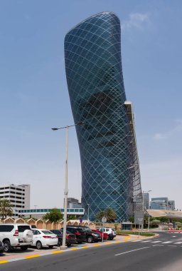 ABU DHABI - BAE - Mayıs 2019: Hyatt Capital Gate Hotel 'in dış görünüşü. Abu Dabi, Birleşik Arap Emirlikleri.