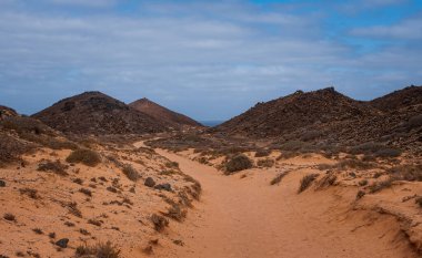 Lobos Adası, İspanya - Ekim 2019. Lobos Adası, Fuerteventura, Corralejo açıklarındaki ıssız bir volkanik adadır.