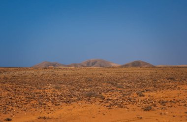Fuerteventura adasında Bailadero De Las Brujas 'ın bulunduğu güzel volkanik manzara. Kanarya Adaları. İspanya. Ekim 2019