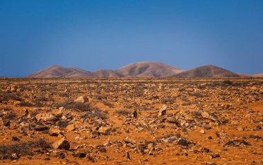 Fuerteventura adasında Bailadero De Las Brujas 'ın bulunduğu güzel volkanik manzara. Kanarya Adaları. İspanya. Ekim 2019