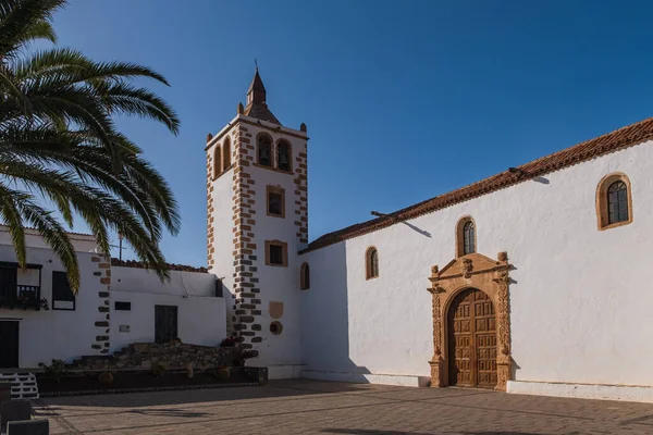 Centrální Náměstí Kostelní Věží Obci Betancuria Ostrově Fuerteventura Španělsku Říjen — Stock fotografie