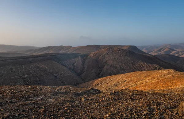 Panoramautsikt Över Det Vulkaniska Landskapet Närheten Pajara Kanarieön Fuerteventura Solnedgång — Stockfoto