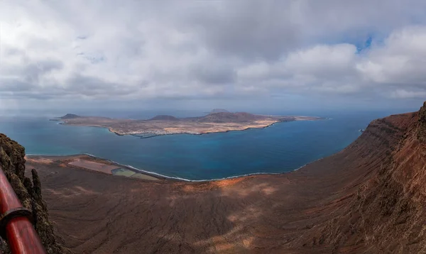 Uitzicht Het Eiland Graciosa Vanaf Het Eiland Lanzarote Canarische Eilanden — Stockfoto