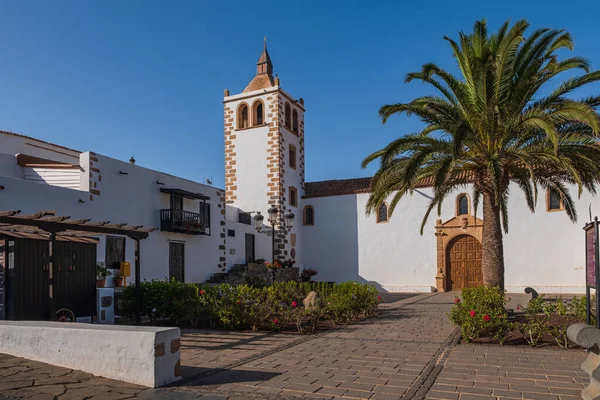 Centrální Náměstí Kostelní Věží Obci Betancuria Ostrově Fuerteventura Španělsku Říjen — Stock fotografie