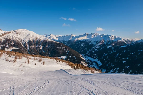 Janeiro 2020 Sillian Áustria Esqui Nevado Primeiro Plano Céu Azul — Fotografia de Stock