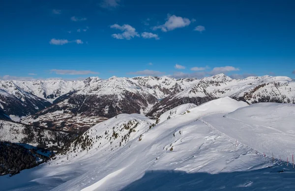 Januar 2020 Sillian Österreich Verschneite Piste Vordergrund Blauer Himmel Hintergrund — Stockfoto