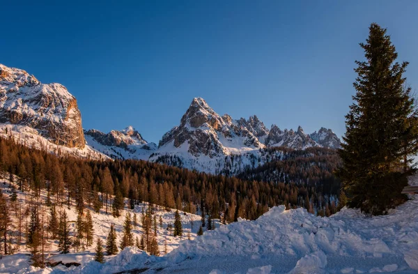 Una Increíble Puesta Sol Los Alpes Dolomitas Parque Nacional Tre — Foto de Stock
