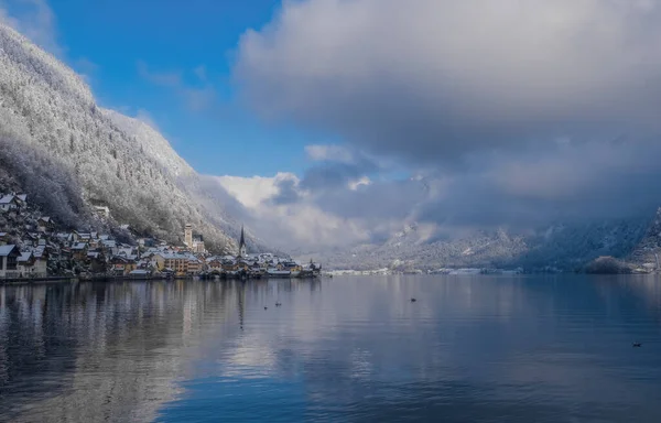 Imagen Invierno Frío Nevado Austria Hermosa Montaña Naturaleza Hallstatt Cerca —  Fotos de Stock