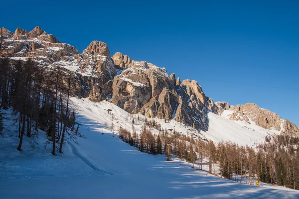 Prachtig Winterlandschap Italiaanse Dolomieten Tofana Rozes Met Cinque Torri Groep — Stockfoto