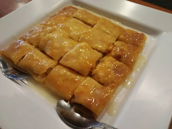 Roti Mit Banane Und Topping Gesüßte Kondensmilch Thailändische Pfannkuchen Streetfood — Stockfoto